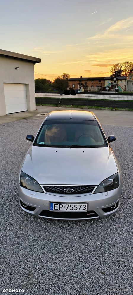 Ford Mondeo 3.0 V6 ST 220 - 12