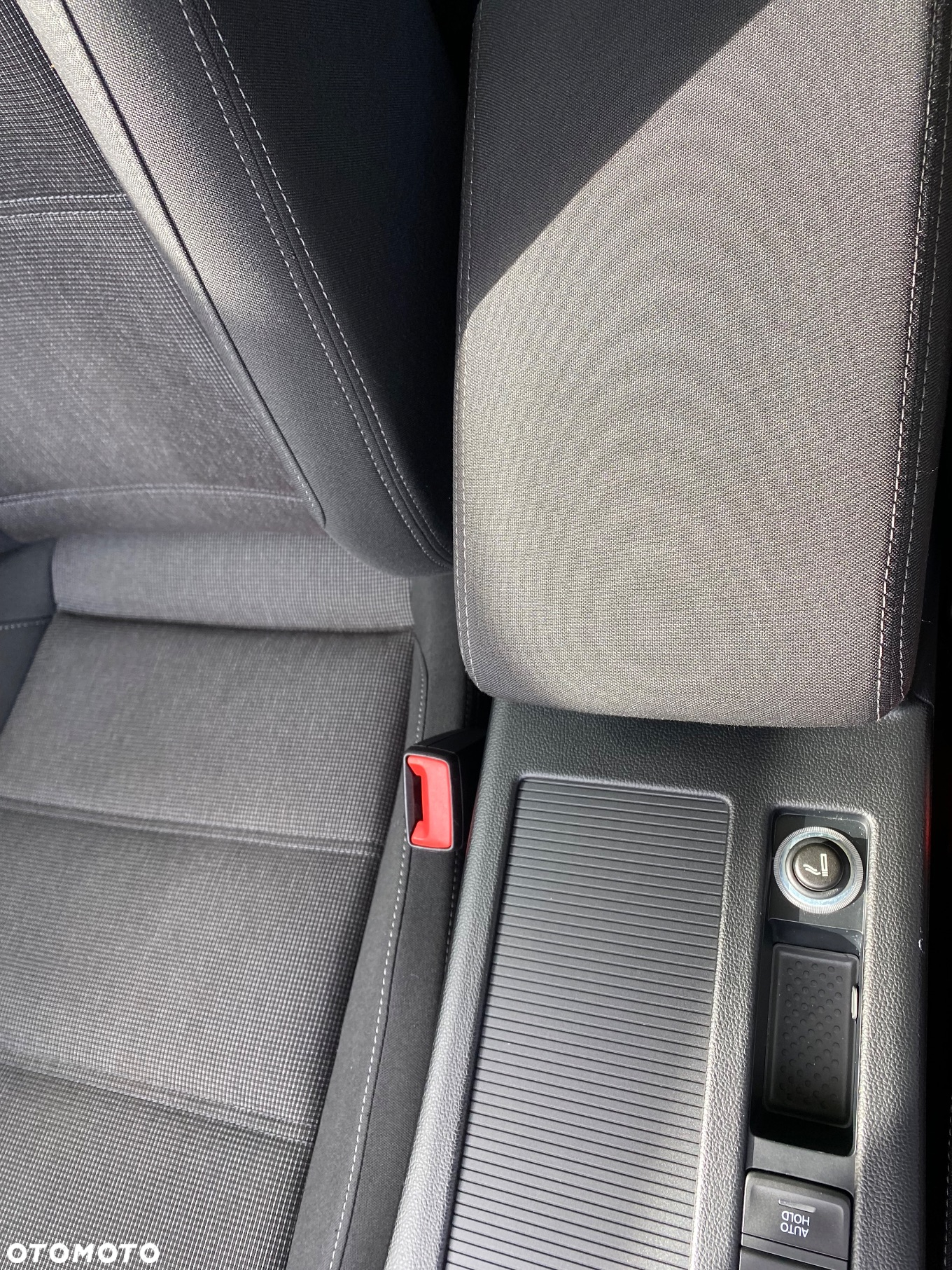 Volkswagen Passat Variant 1.6 TDI (BlueMotion Technology) Comfortline - 24