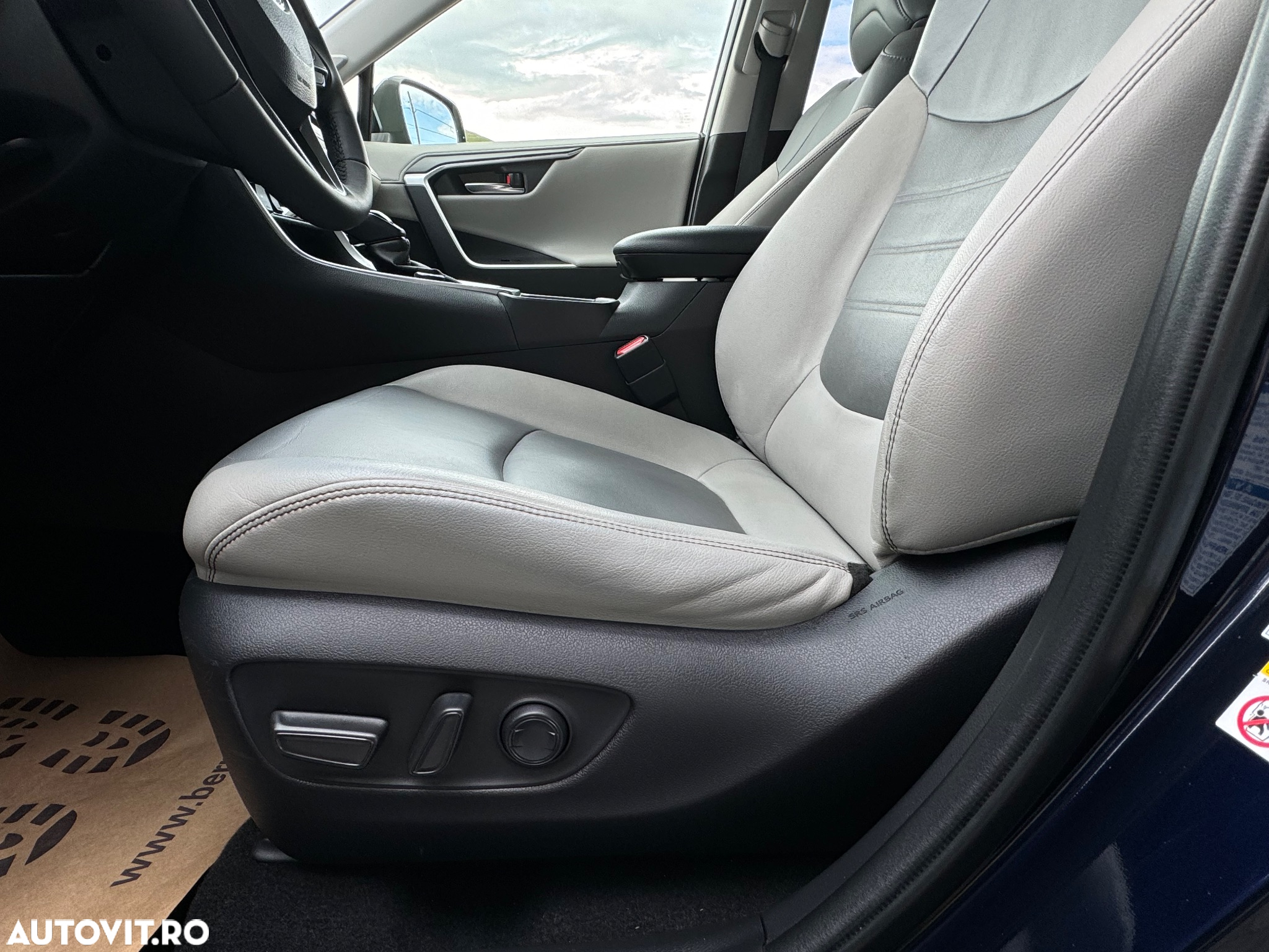 Toyota RAV4 2.5 4x4 Hybrid Adventure - 8