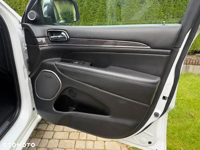 Jeep Grand Cherokee ver-3-6-v6-overland - 22