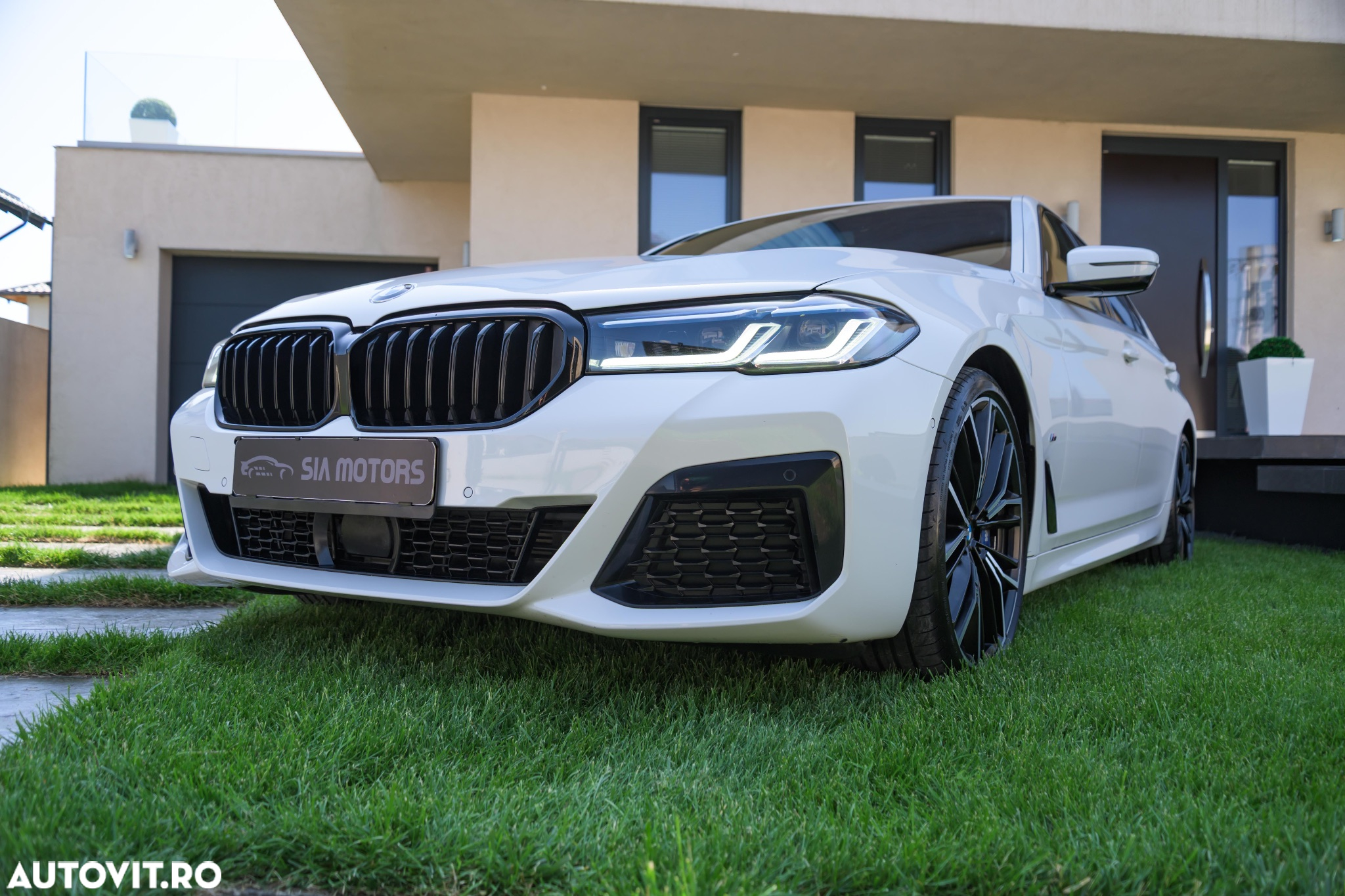 BMW Seria 5 530d xDrive AT MHEV - 26