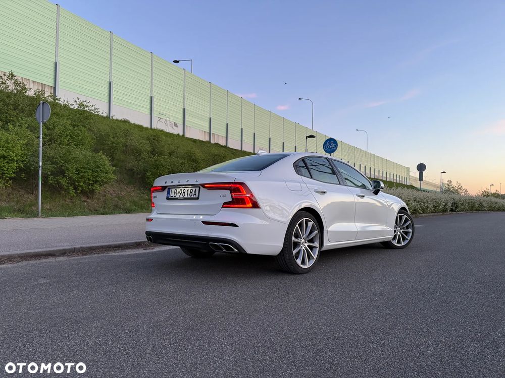 Volvo S60 T5 Momentum Pro - 2