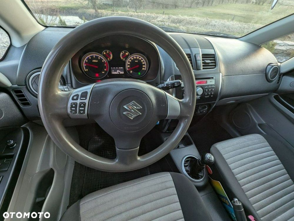 Suzuki SX4 - 12