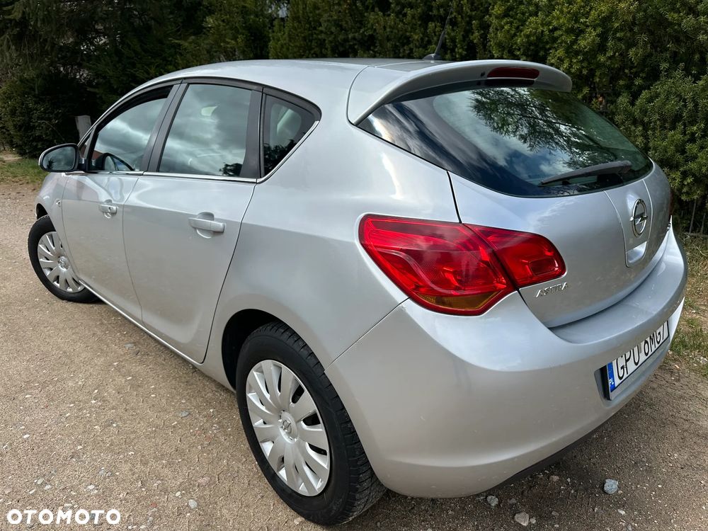 Opel Astra 1.7 CDTI Essentia - 9