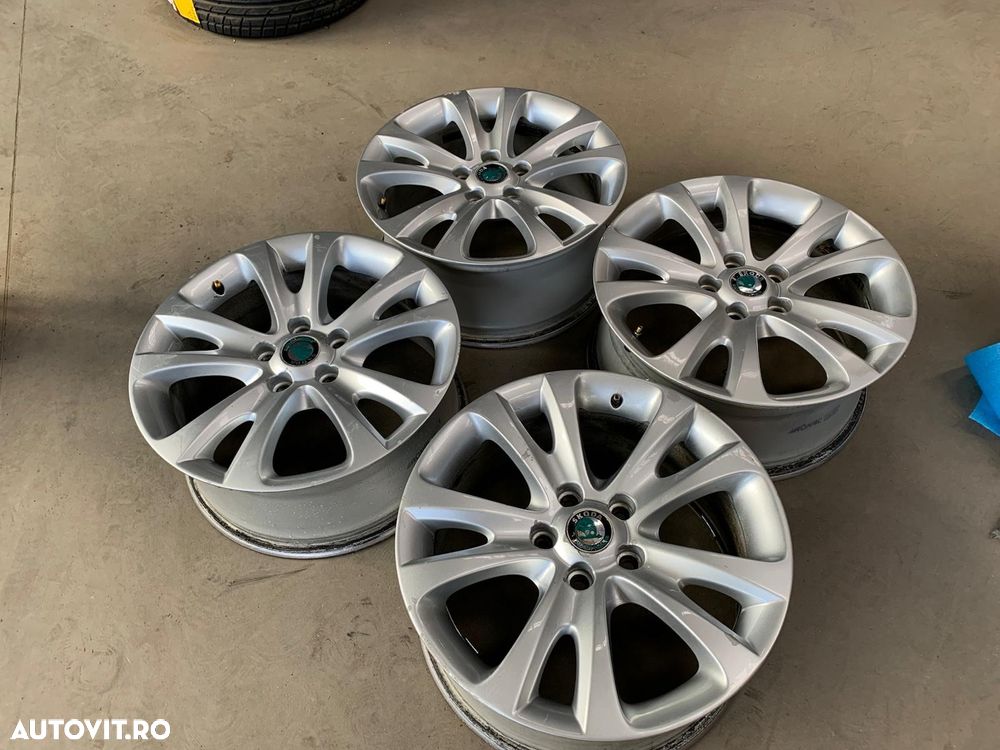 Skoda Superb 2.0 TDI 4X4 Elegance - 18