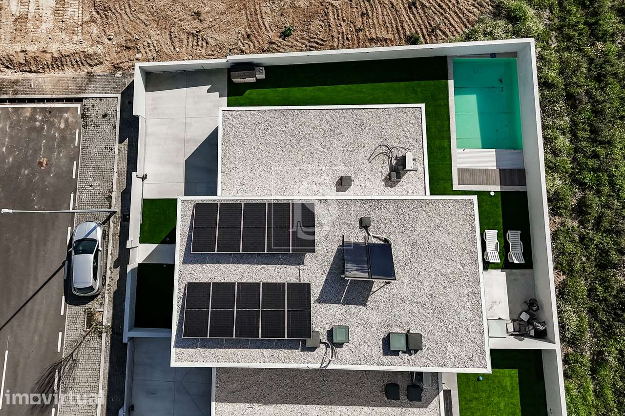 Moradia T4, Moderna, com Piscina e Jardim, a 2 minutos do Centro de Ba - Grande imagem: 4/30