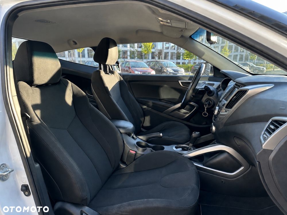 Hyundai Veloster 1.6 DCT Trend - 11