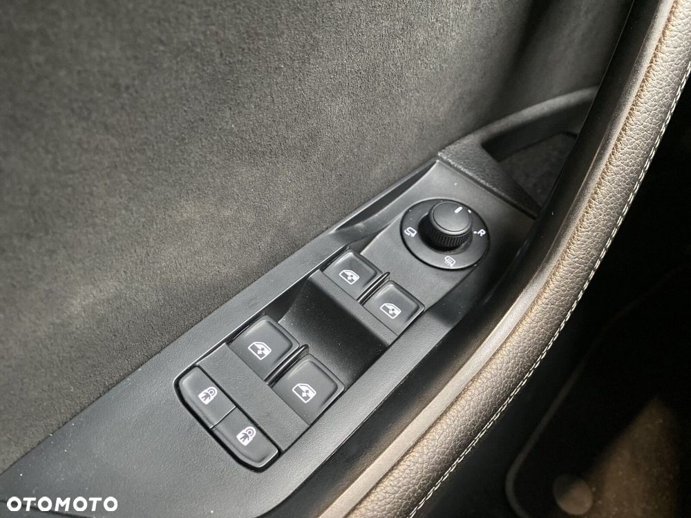 Skoda Superb 2.0 TDI SCR 4x4 Sportline DSG - 34