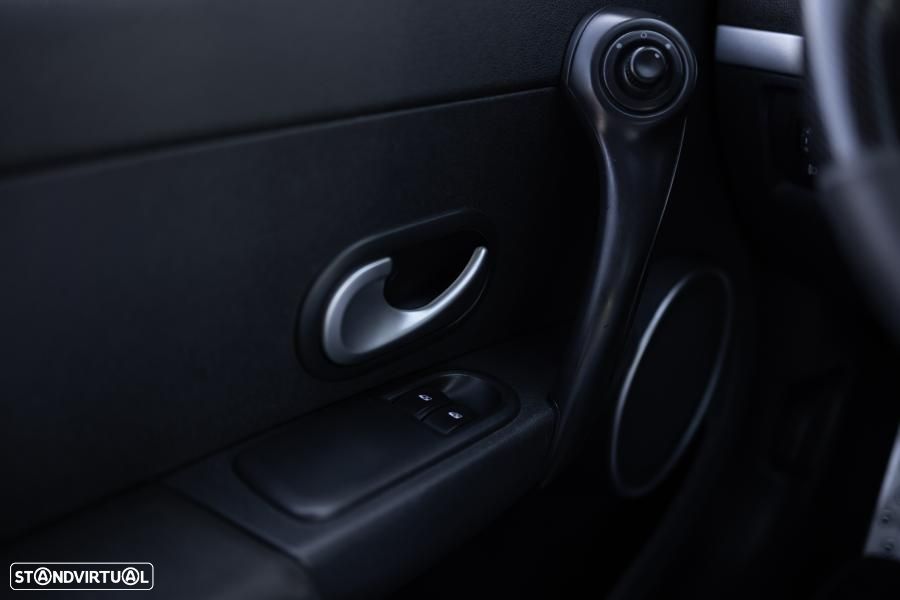 Renault Clio 2.0 16V Sport - 43