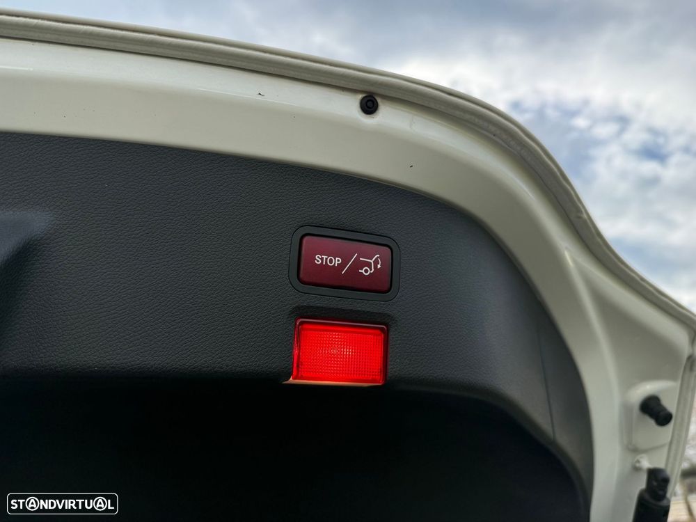 Mercedes-Benz CLA 220 d Shooting Brake AMG Line Aut. - 24