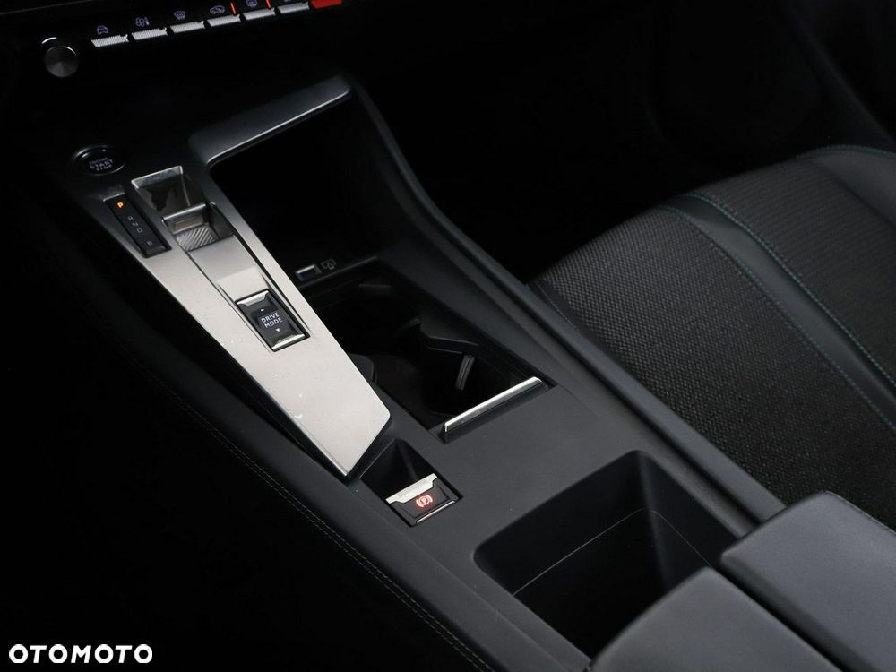 Peugeot 308 1.6 Hybrid PHEV Allure Pack EAT8 - 34