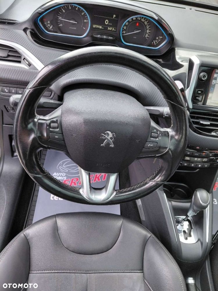 Peugeot 208 - 15
