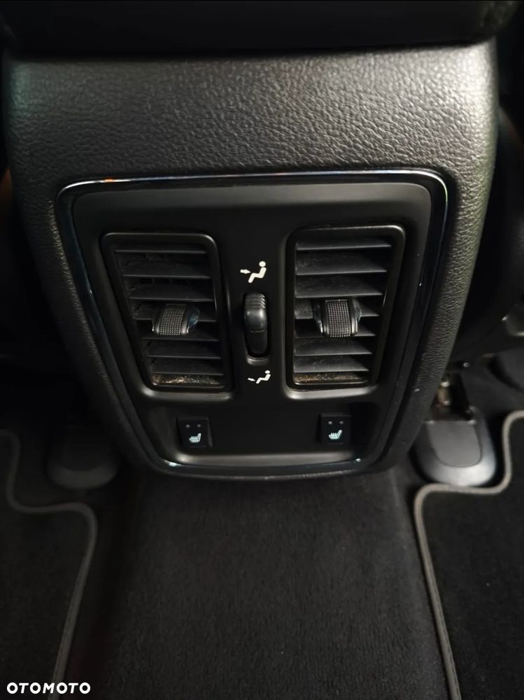 Jeep Grand Cherokee - 22