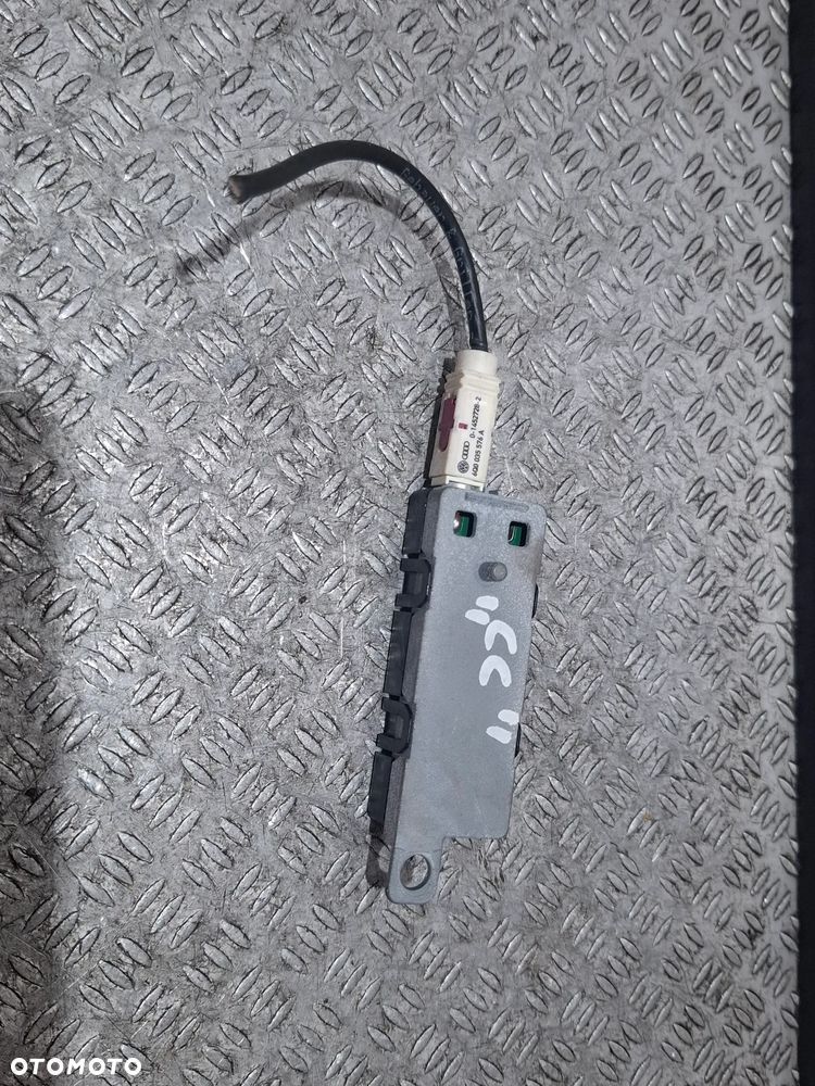 Wzmacniacz antenowy Volkswagen Passat CC 2009 rok nr 3C8035552 - 2