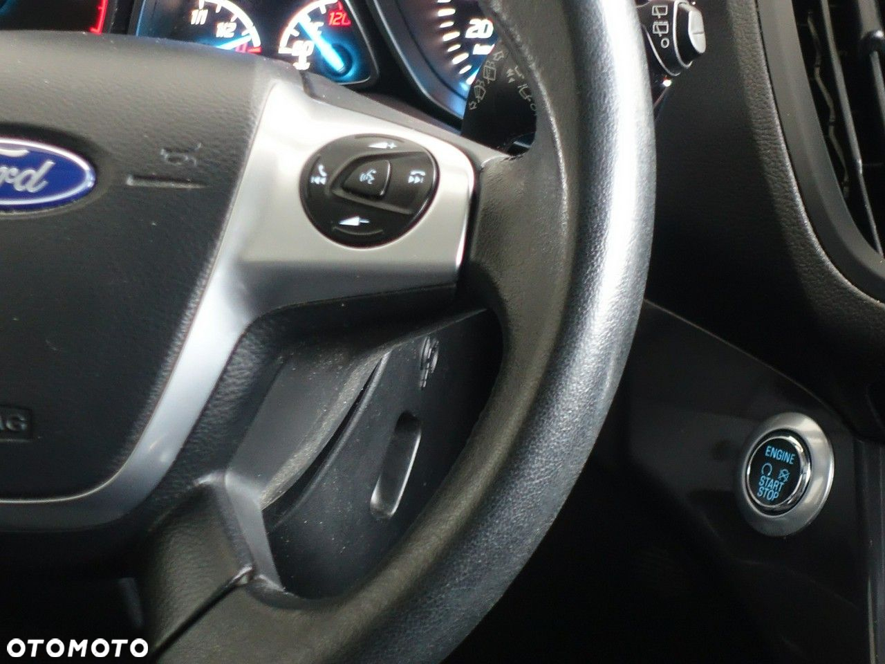 Ford Kuga 2.0 TDCi 2x4 Titanium - 27