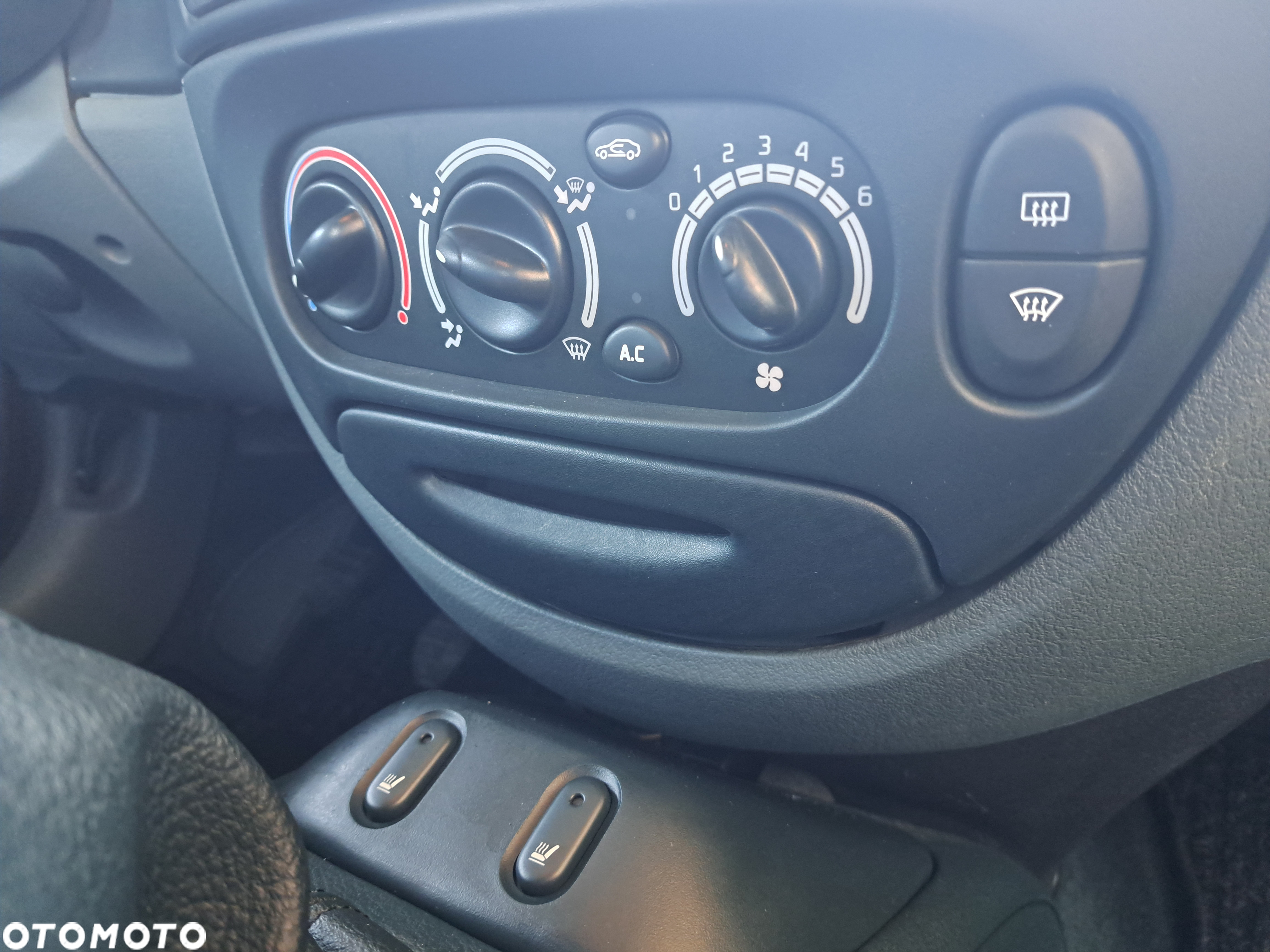 Renault Megane 2.0 RT - 29