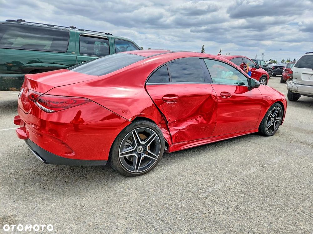 Mercedes-Benz CLA 250 4Matic 7G-DCT AMG Line - 3