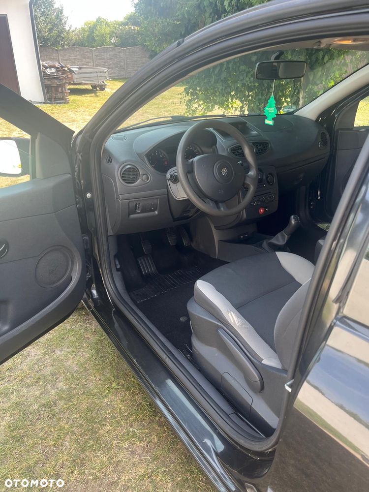 Renault Clio - 7