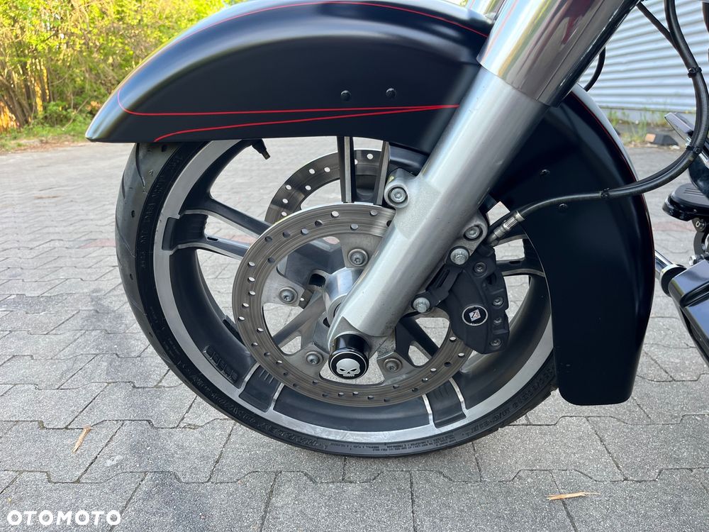 Harley-Davidson Touring Road Glide - 8
