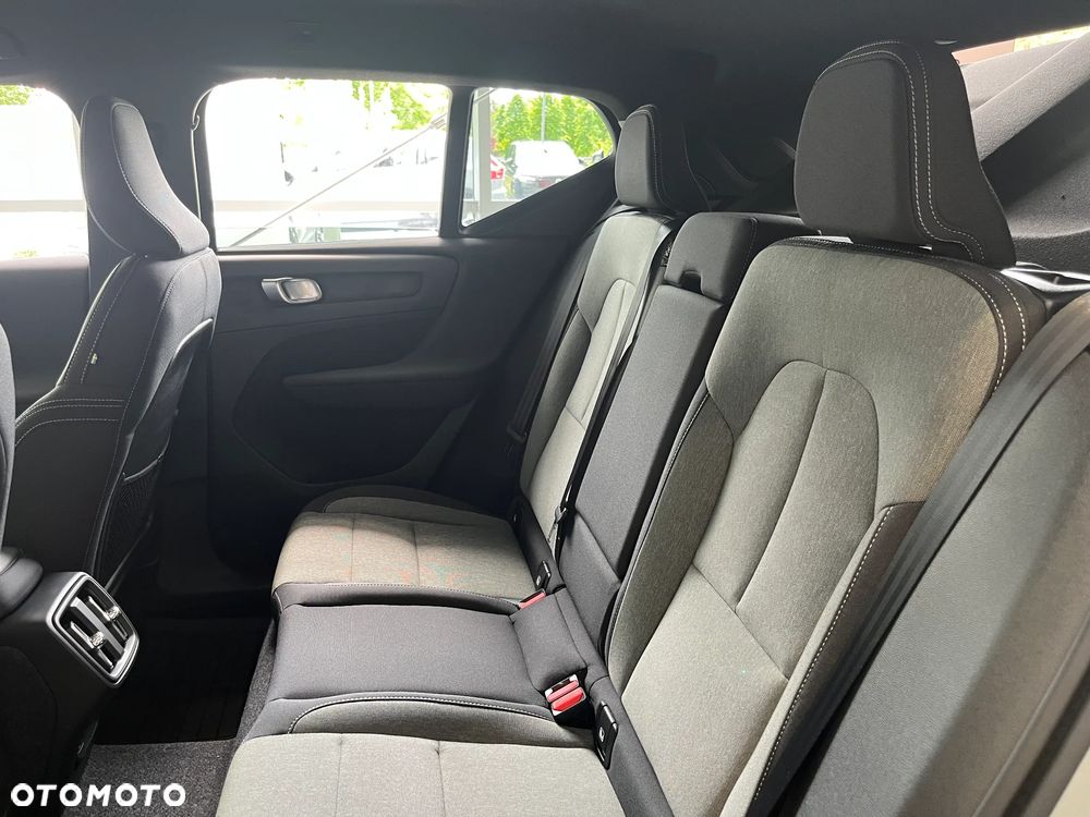 Volvo XC 40 B3 Plus Dark - 11