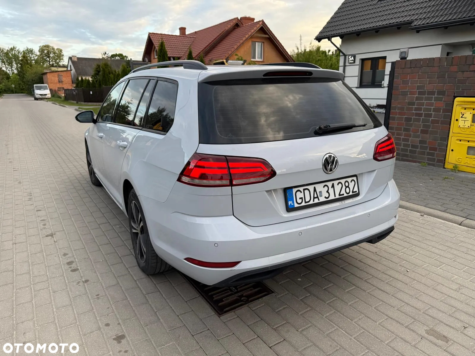 Volkswagen Golf VII 1.6 TDI BMT Start - 9