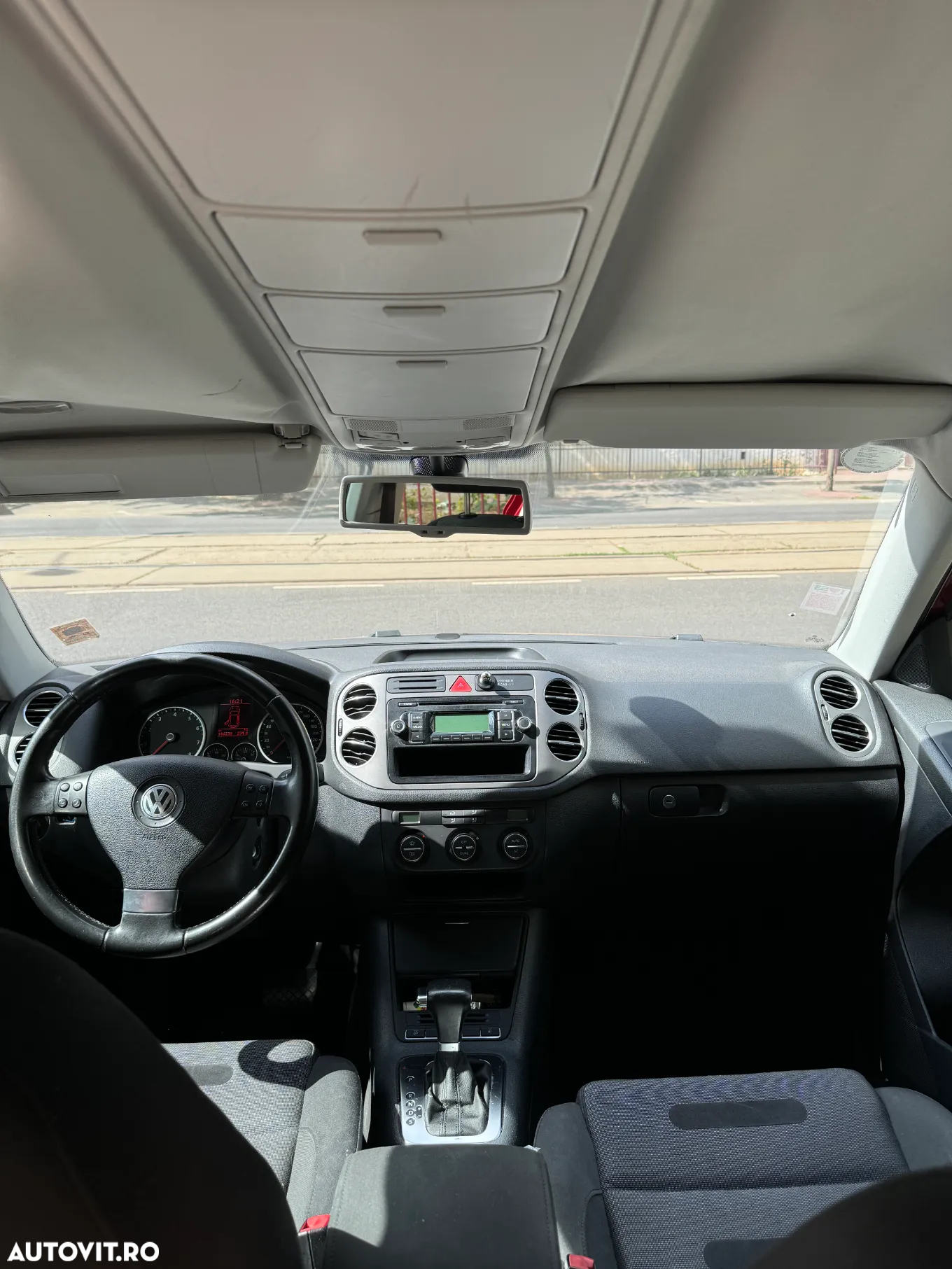 Volkswagen Tiguan - 9