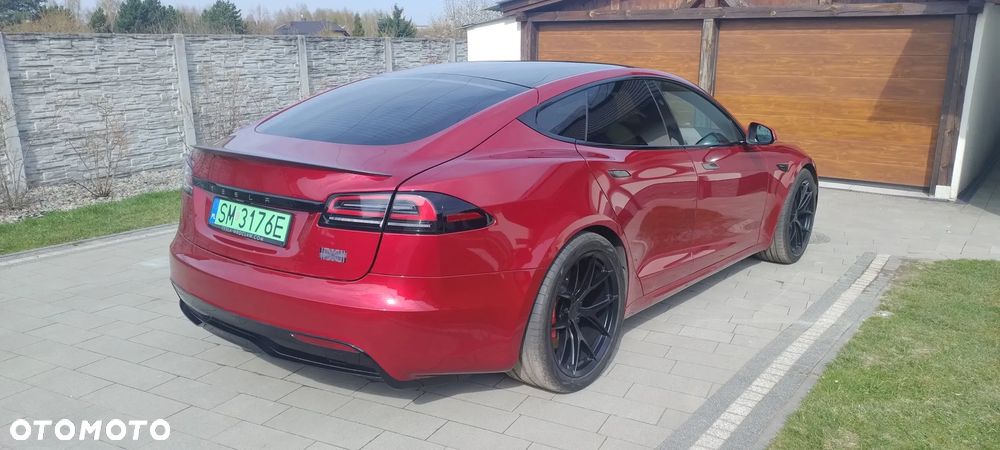 Tesla Model S - 3