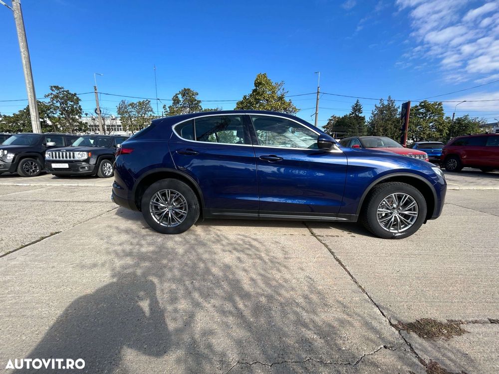 Alfa Romeo Stelvio - 8