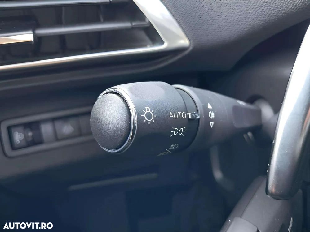 Peugeot 3008 1.5 BlueHDI 130 EAT8 Allure Pack - 16