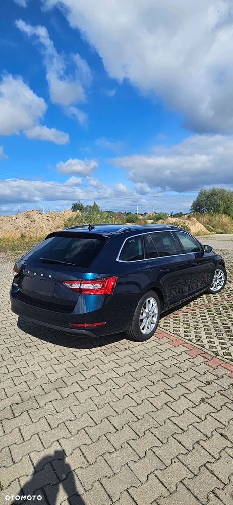 Skoda Superb 2.0 TDI DSG Premium Edition - 2