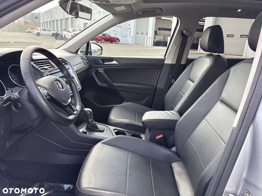 Volkswagen Tiguan - 10