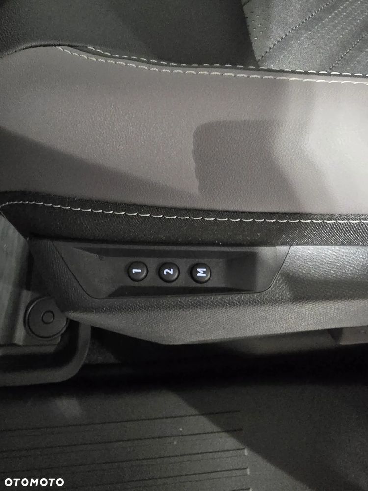 Jeep Compass 73.7kWh First Edition FWD - 24