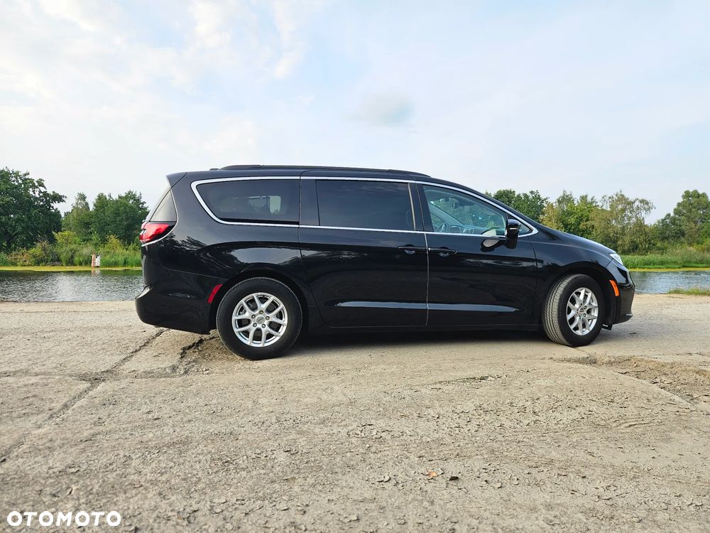 Chrysler Pacifica - 4