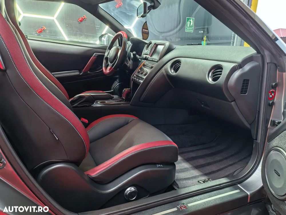 Nissan GT-R Black Edition - 17