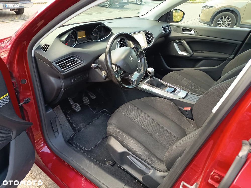 Peugeot 308 - 8