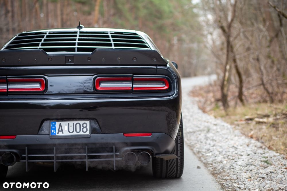 Dodge Challenger - 14