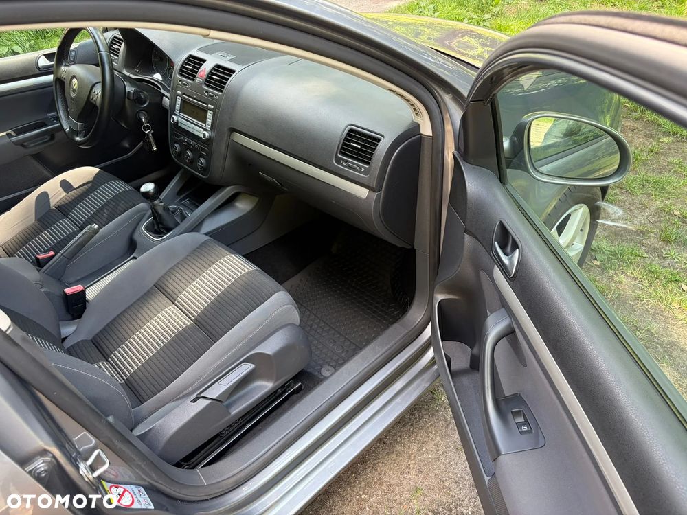 Volkswagen Golf 1.6 United - 24