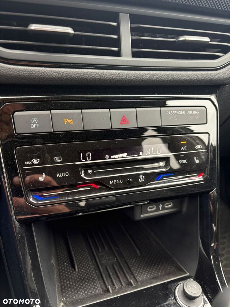 Volkswagen T-Cross - 24
