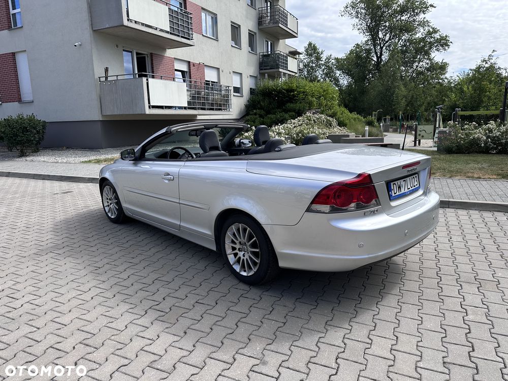Volvo C70 2.0D Momentum - 8