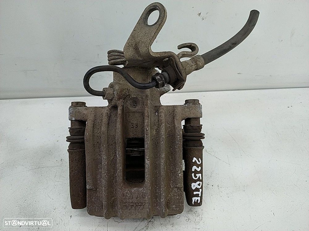 Pinça Tras Esquerda Seat Leon (1P1) - 3