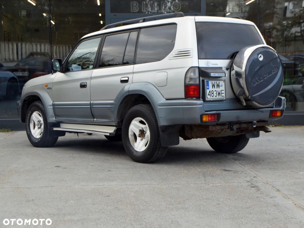 Toyota Land Cruiser - 5