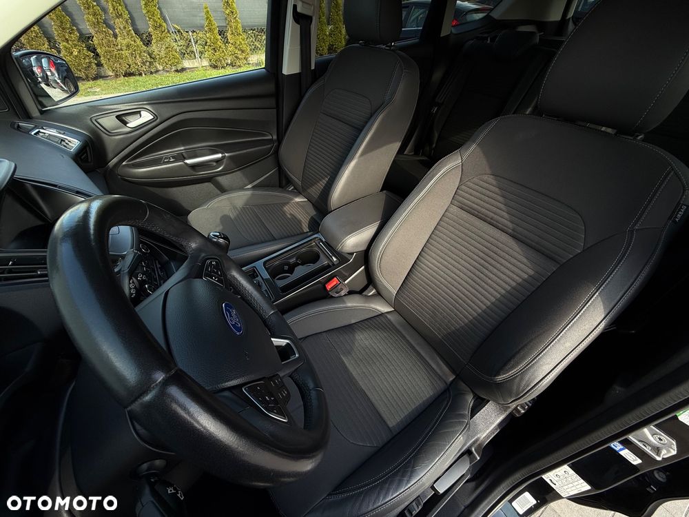 Ford Kuga 1.5 EcoBoost 2x4 Titanium - 18