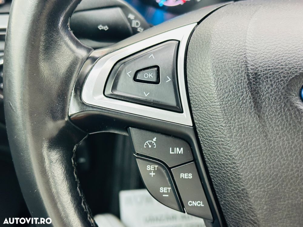Ford Mondeo - 27