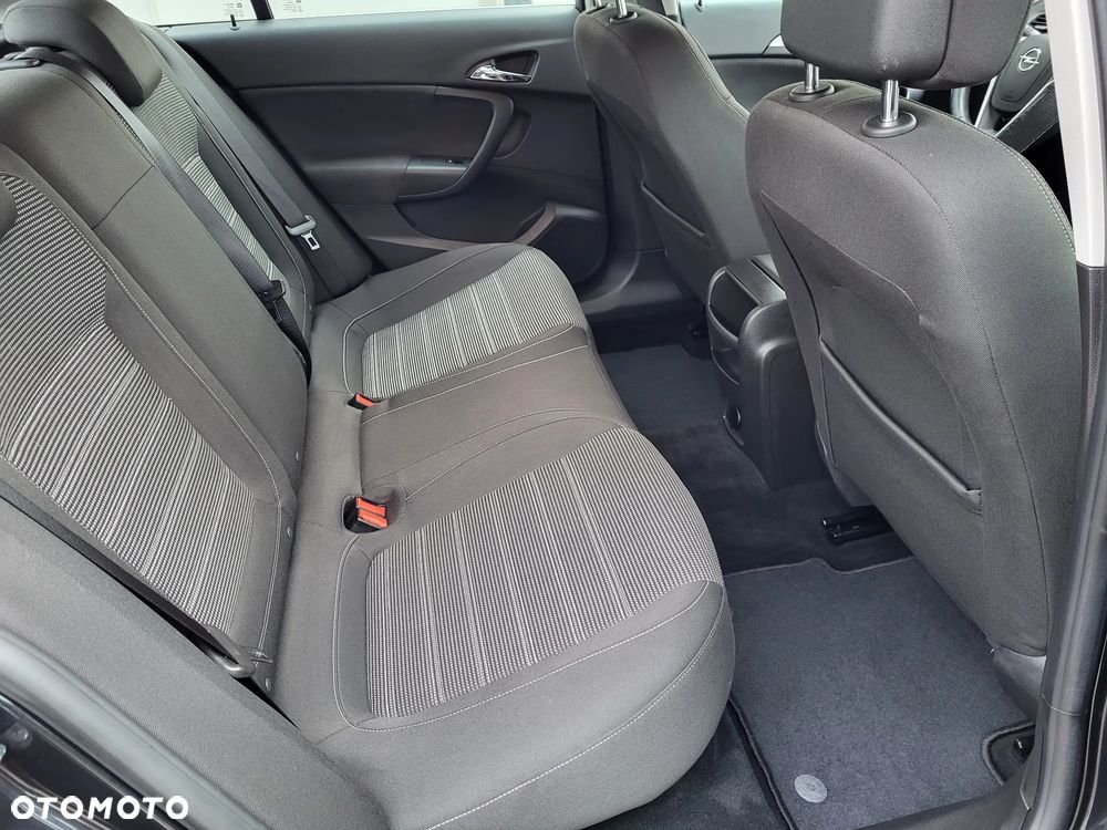 Opel Insignia - 10