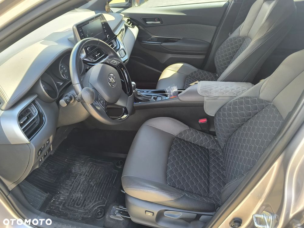 Toyota C-HR 2.0 Hybrid Executive - 8