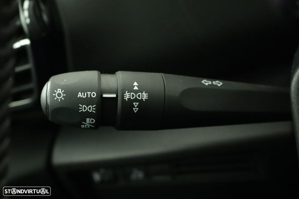 Citroën C4 X 1.2 PureTech Plus EAT8 - 17