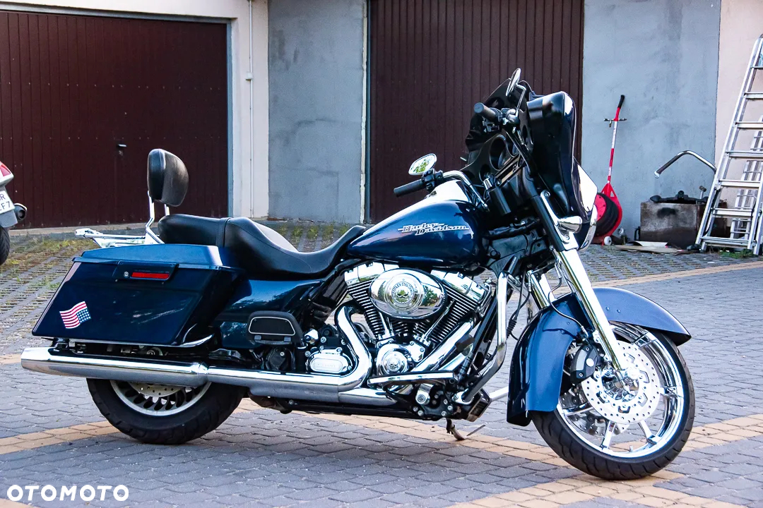 Harley-Davidson FLH Electra Glide - 16
