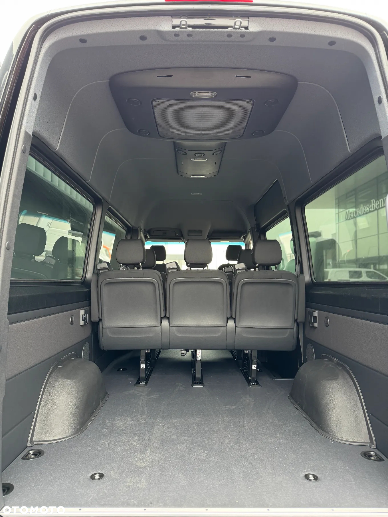 Mercedes-Benz Sprinter 319CDI Tourer - 37