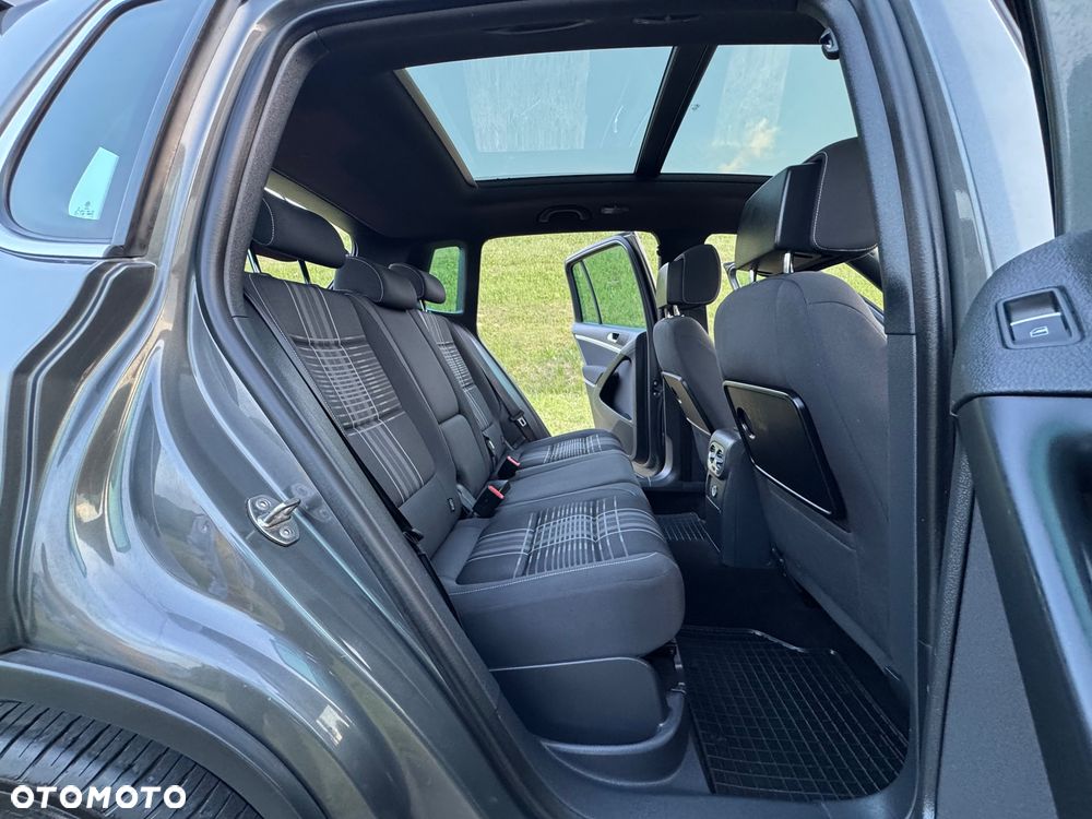 Volkswagen Tiguan 2.0 TDI DPF 4Motion BlueMotion Technology DSG Lounge Sport & Style - 34