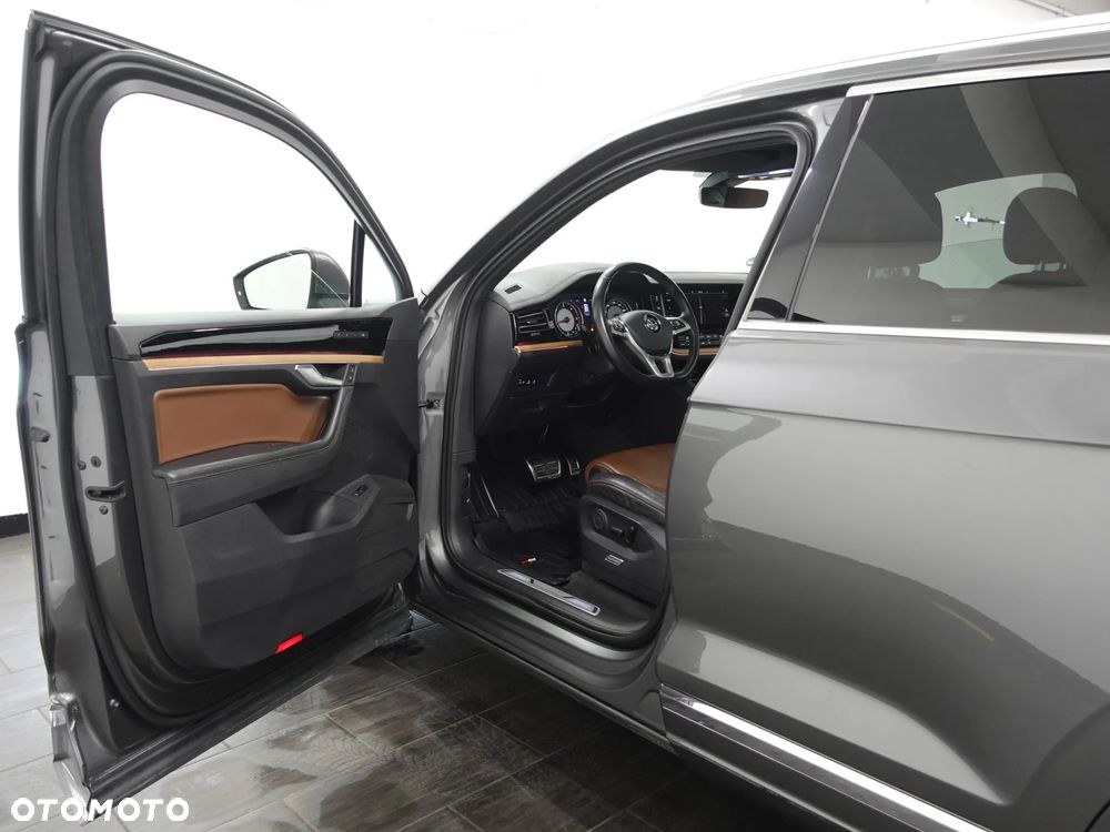Volkswagen Touareg 4.0 V8 TDI SCR 4Motion Automatik - 16
